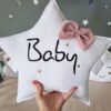 Pernuță Steluță Personalizată pentru Pătuțul de Copii