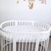 Cearceaf Premium Ranforce 5 Stele – cu inimioare aurii și gri, pentru Pătuț Bebeluș (Rotund 75x75 / Oval 77x127 / 120x60)
