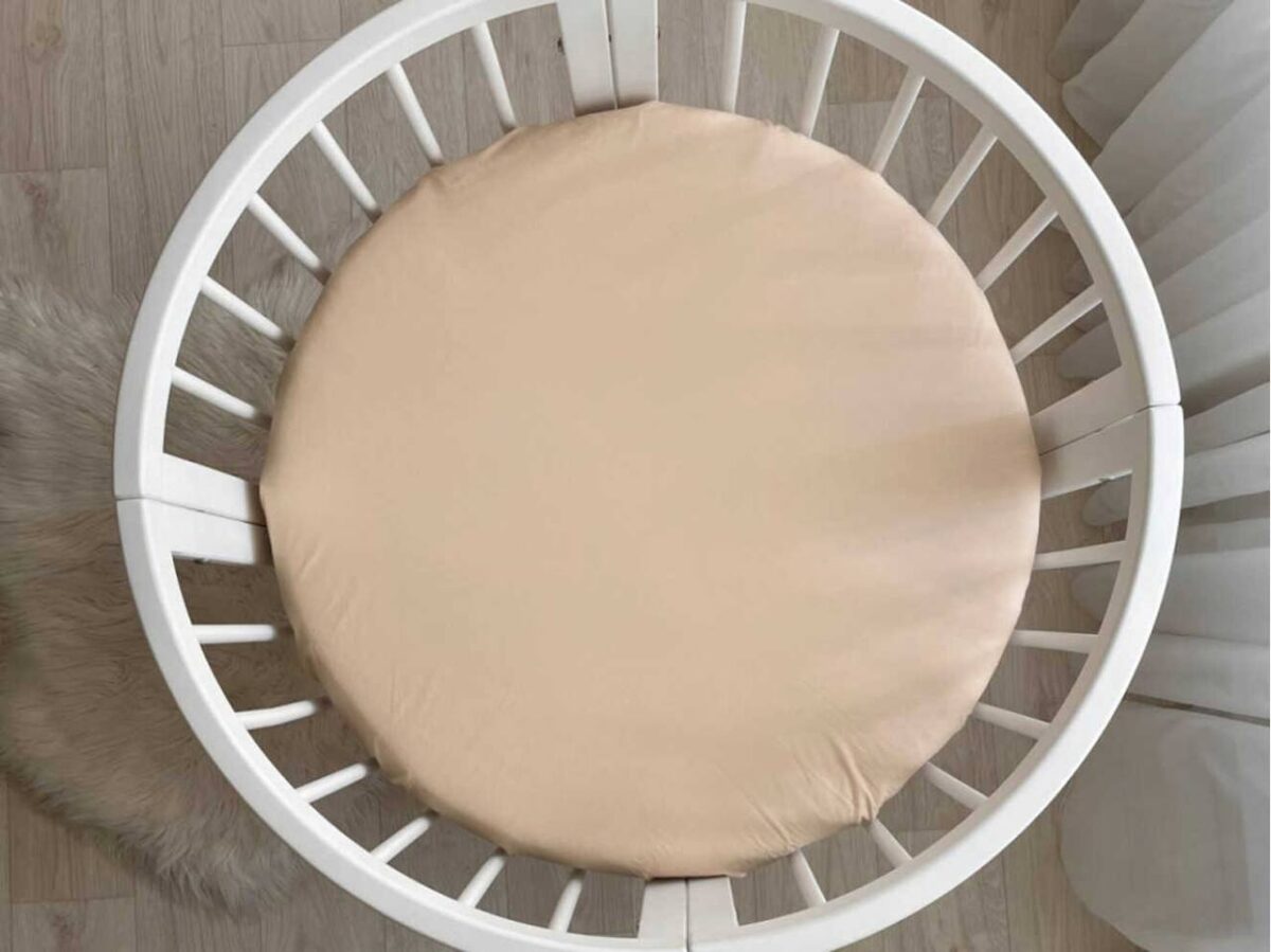 Cearceaf Premium Ranforce 5 Stele – Bej, pentru Pătuț Bebeluș (Rotund 75x75 / Oval 77x127 / 120x60)